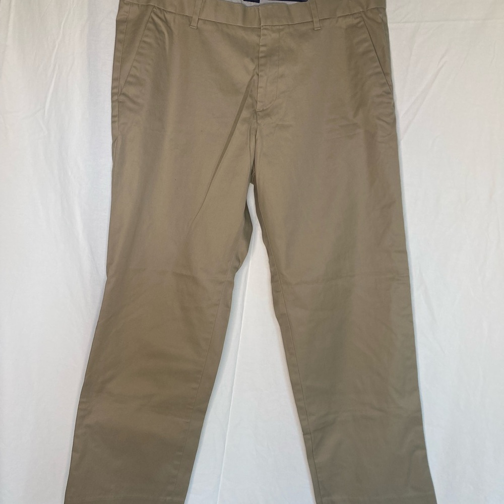 Gap Tailored Khaki Straight Fit Pants Sz 36” x 30”